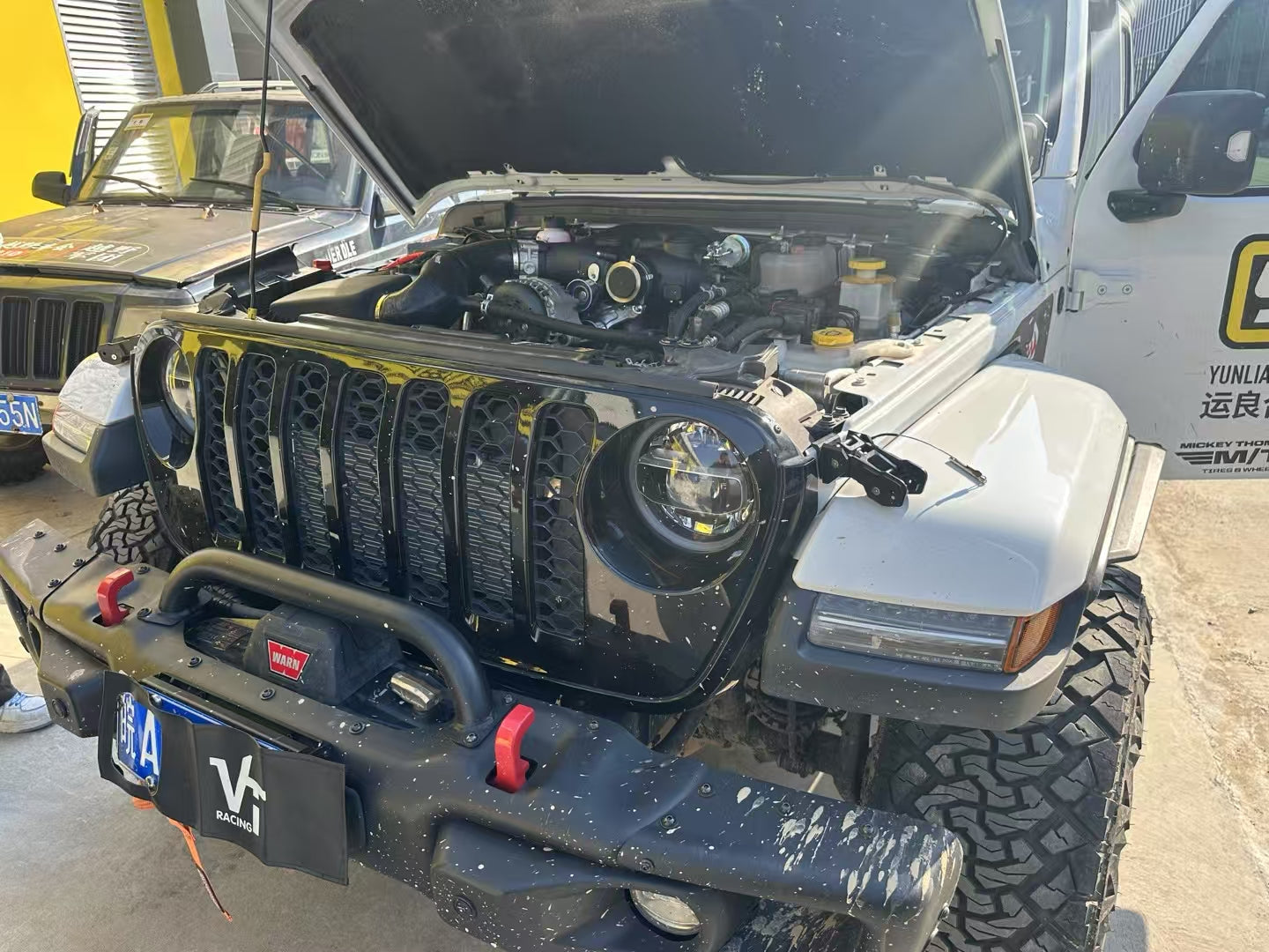 Jeep Gladiator 3.6L V6 Supercharger Kit USA shipping worldwide