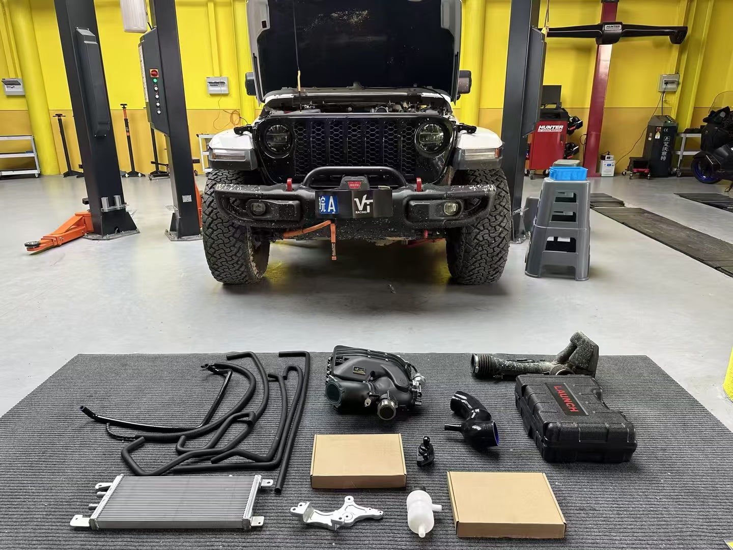 Jeep Gladiator 3.6L V6 Supercharger Kit USA shipping worldwide