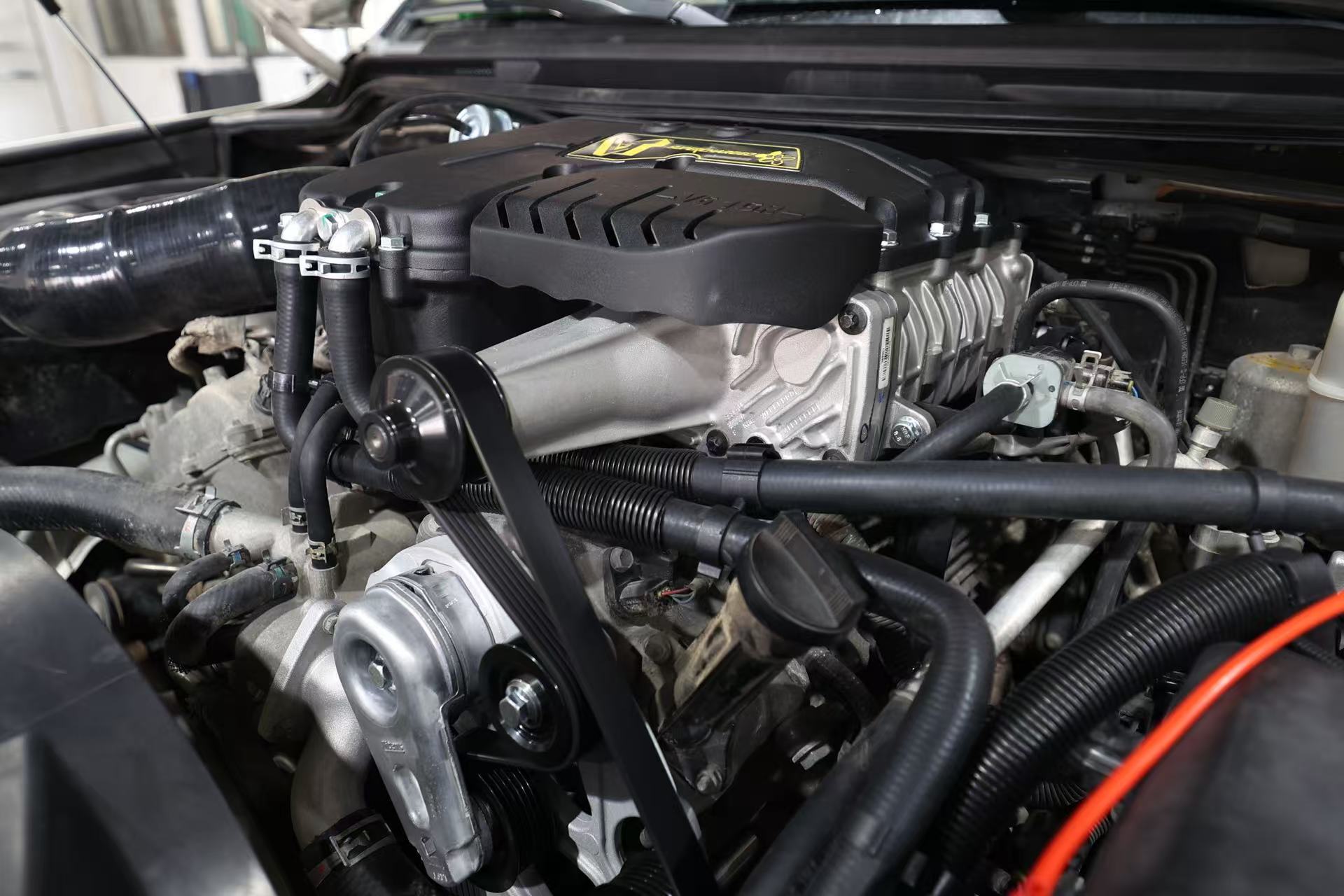 Toyota Land Cruiser 5.7 Supercharger Kit by VT superchargers