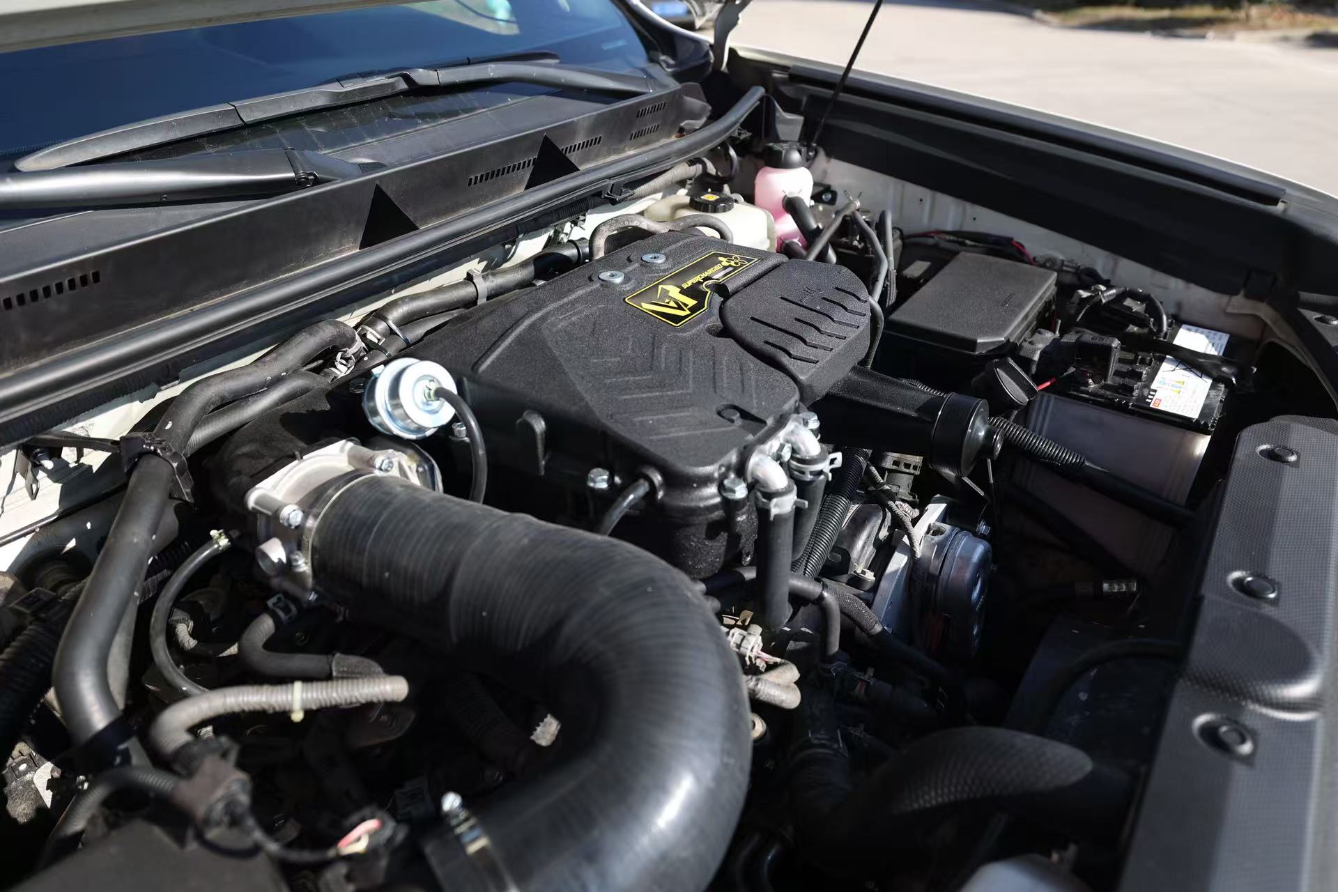 Toyota Land Cruiser 5.7 Supercharger Kit by VT superchargers